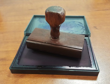 desk-table-wood-stamp-metal-office-617274-pxhere.com