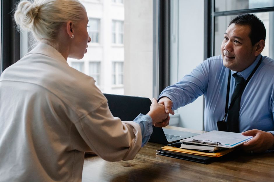 Een uitzendbureau dat werkzoekenden en werkgevers met elkaar verbindt voor flexibele werkoplossingen.